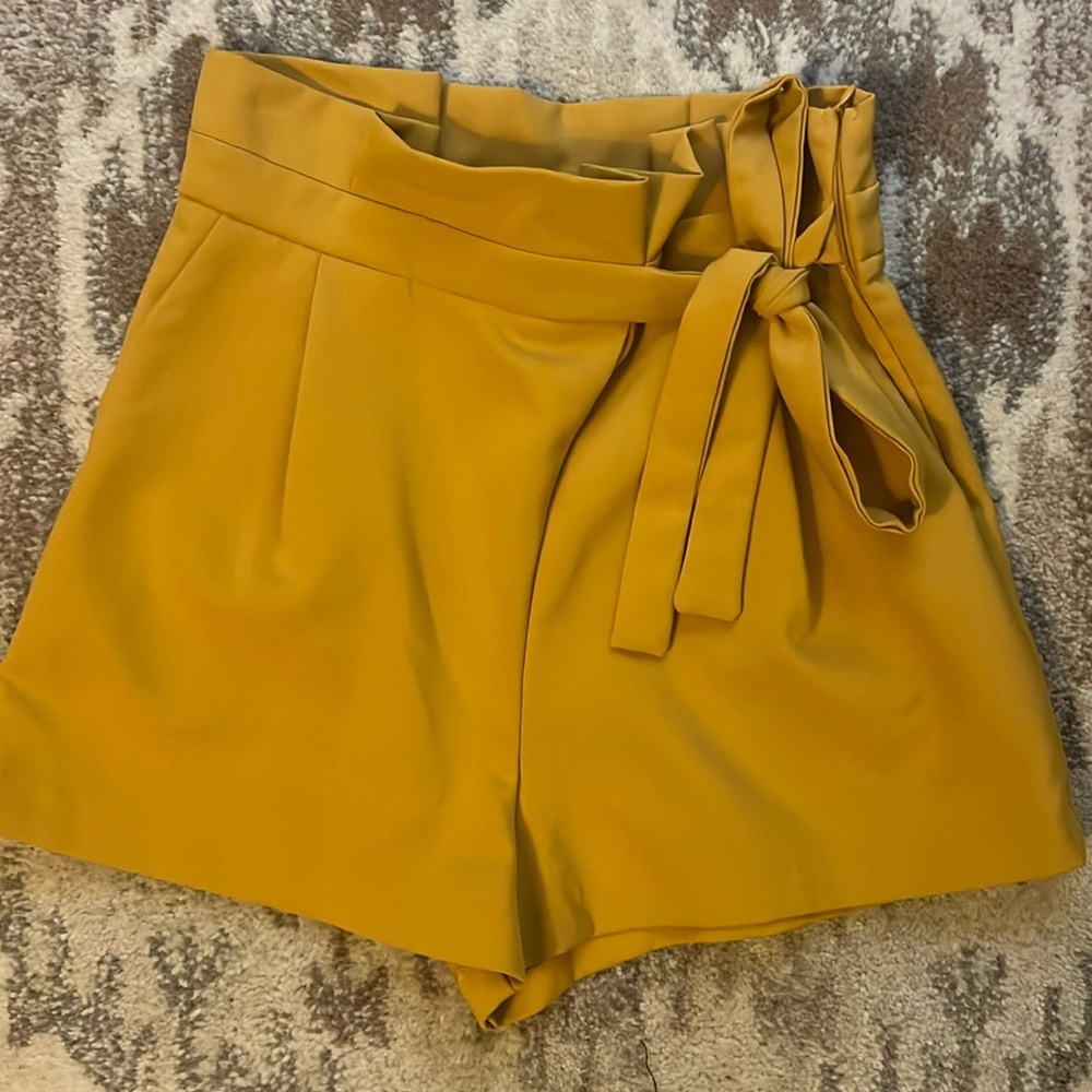 Yellow dressy shorts with tie